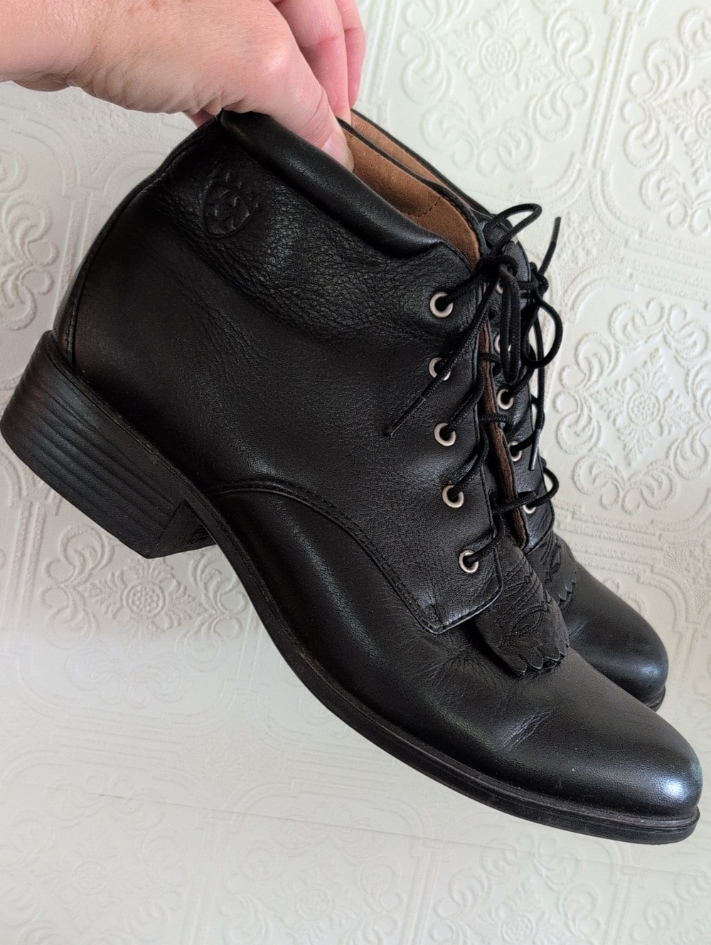 Ariat Black Leather Women's Josie Lace-Up Boots Sz. 9 Kiltie Fringe